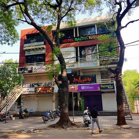 Hotel Radha Krishna Ānand Kültér fotó