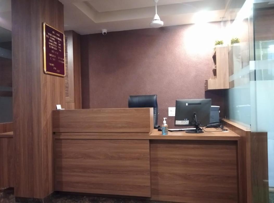 Hotel Radha Krishna Ānand Kültér fotó