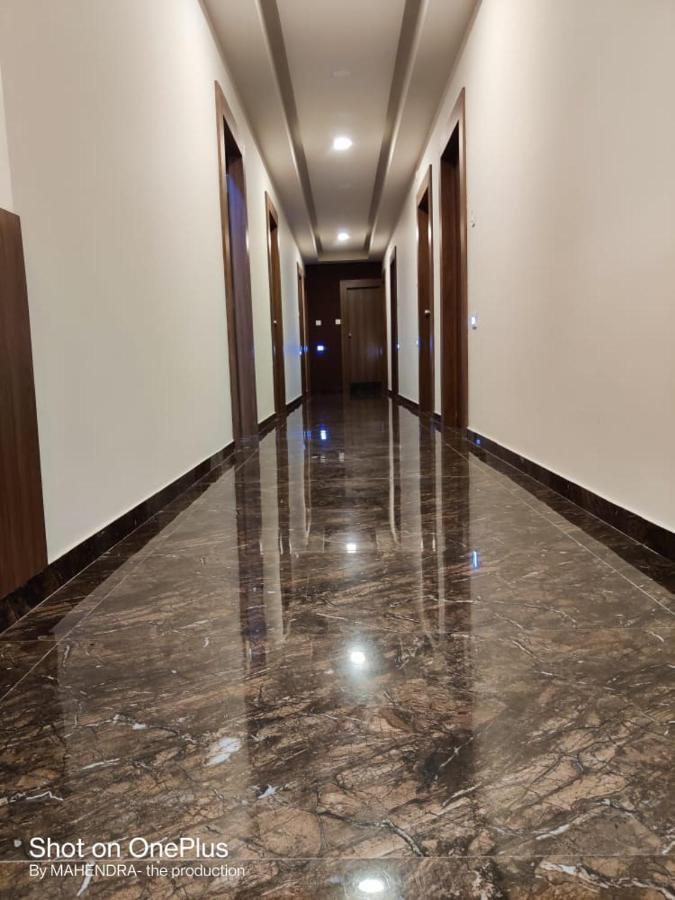 Hotel Radha Krishna Ānand Kültér fotó