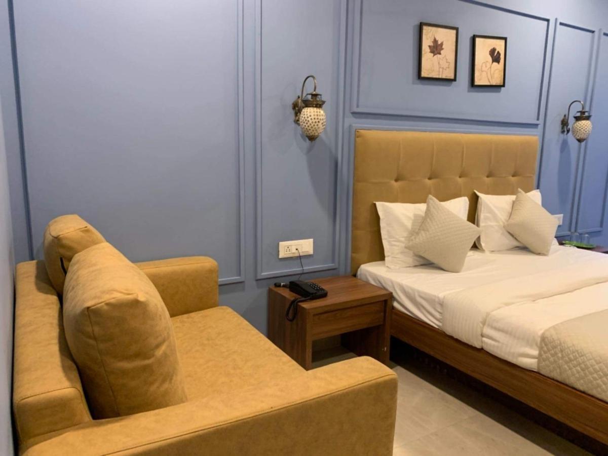 Hotel Radha Krishna Ānand Kültér fotó